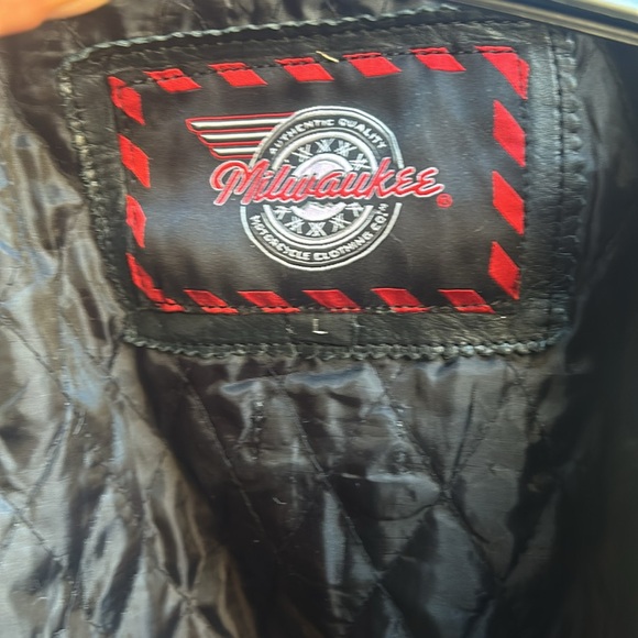 Milwaukee heavy leather riding jacket - Picture 2 of 7